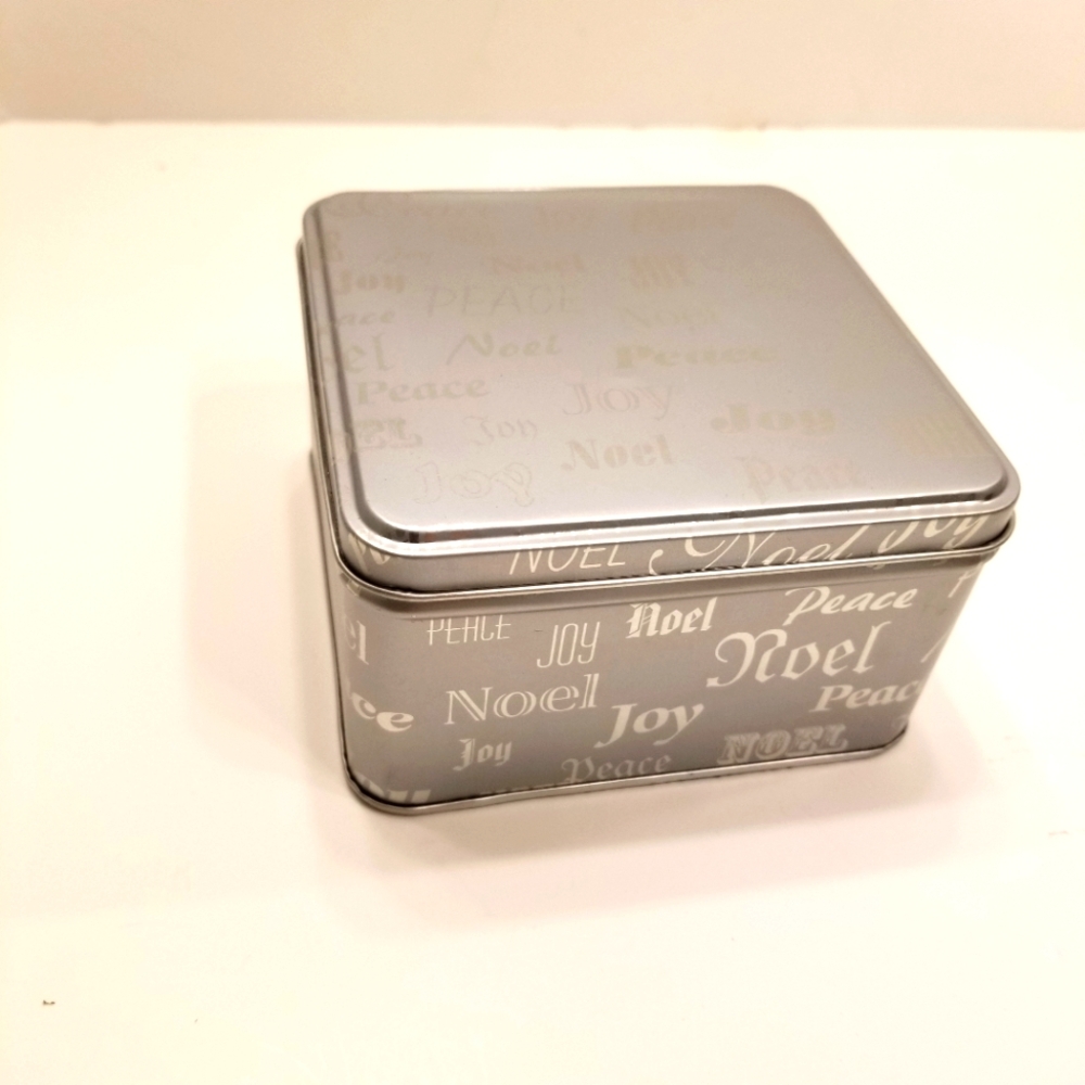 Fresh Decor Small Siver-tone Christmas Tin Gift Box, says: Noel Peace Joy